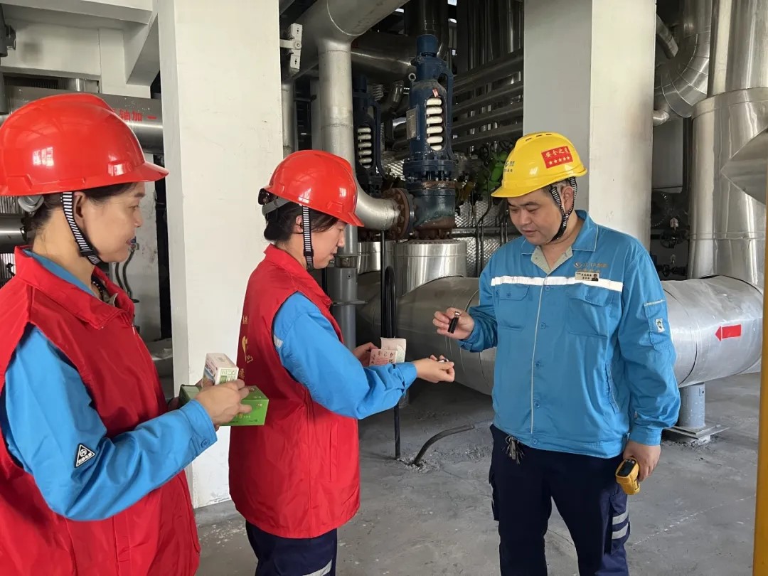 1752217355471929.jpg 1752217355471929.jpg